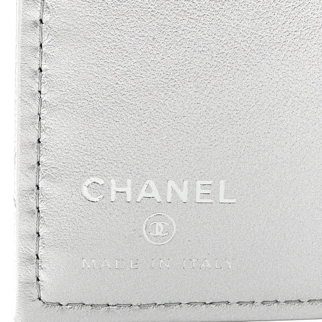 Metallic Caviar Quilted Passport Holder Silver