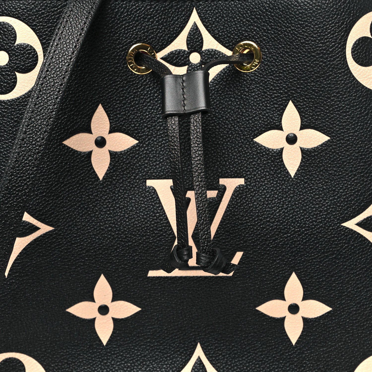 Louis Vuitton Empreinte Monogram Giant Neonoe MM Black Beige