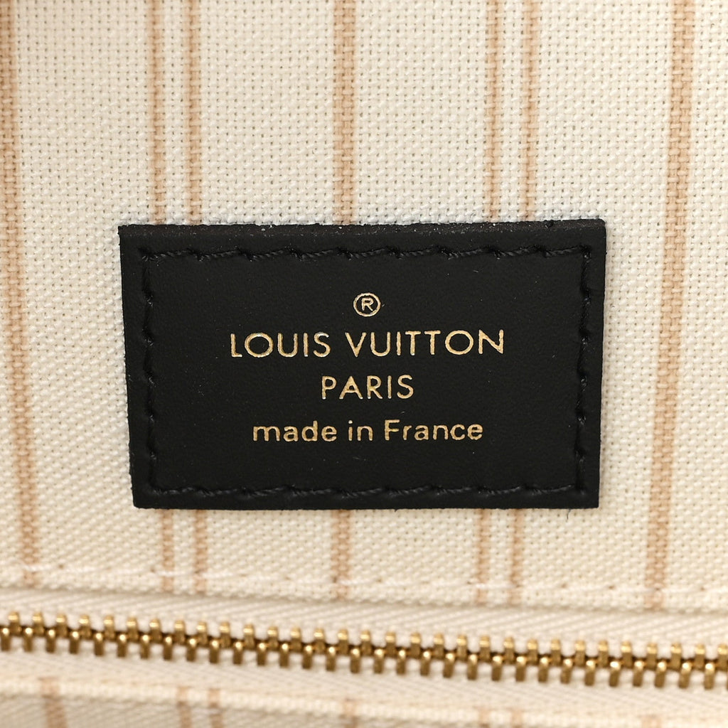 Louis Vuitton Monogram Giant Jungle Onthego GM Ivory