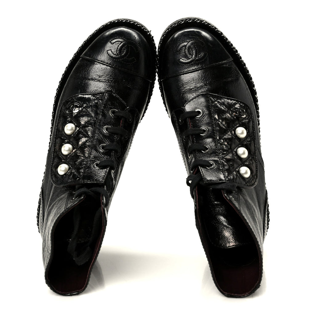 Crackled Calfskin Velvet Pearl Combat Short Boots 36 Black