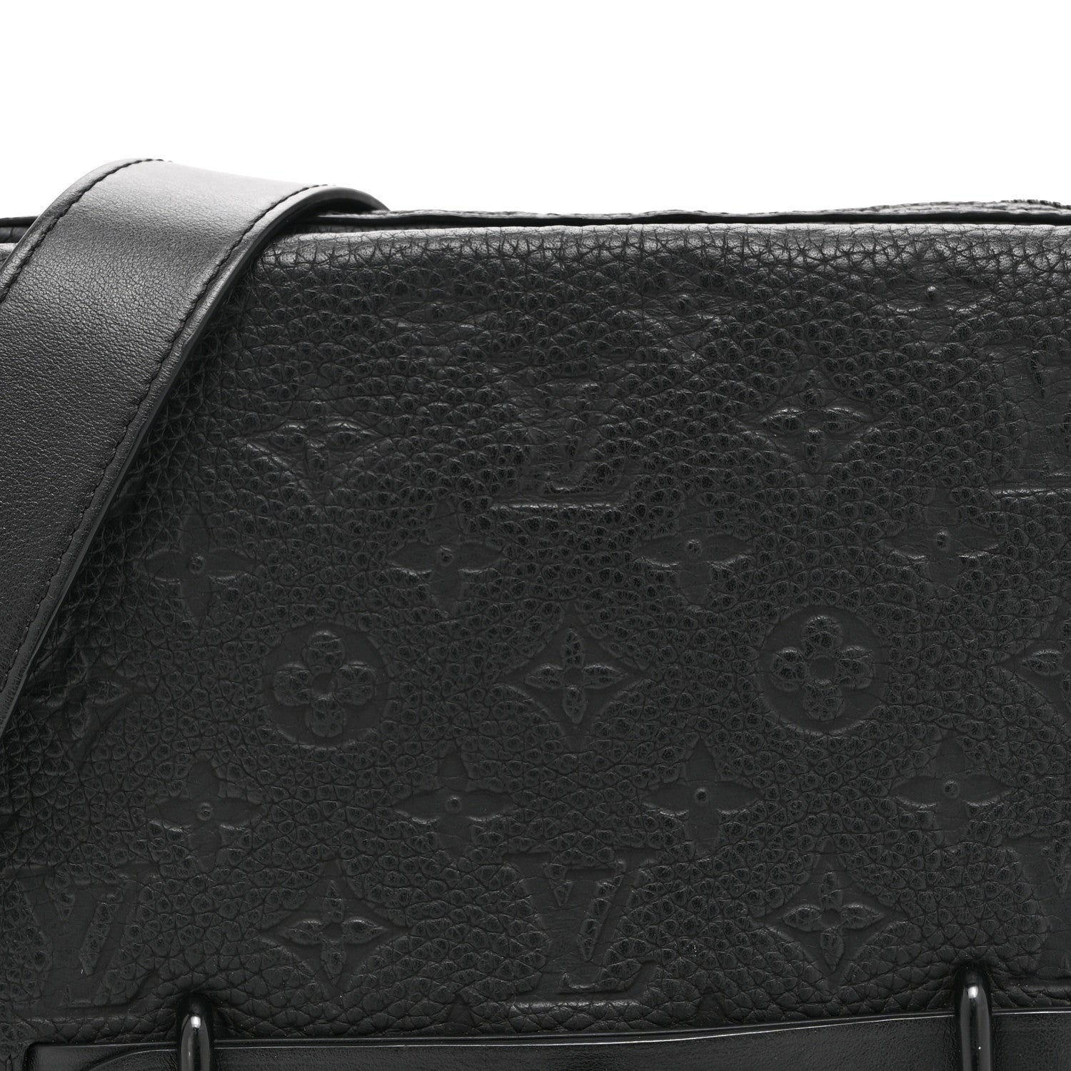 Louis Vuitton Taurillon Monogram Steamer Messenger Black