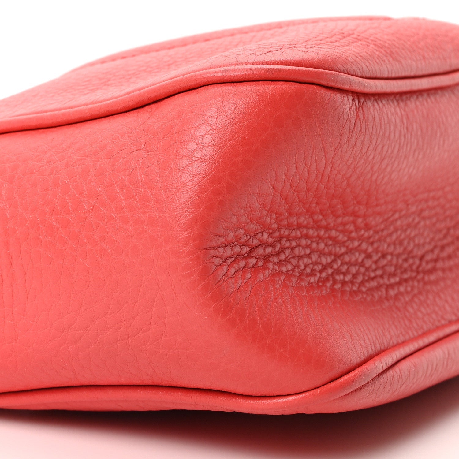 Gucci Pebbled Calfskin Small Soho Disco Bag Tabasco Red