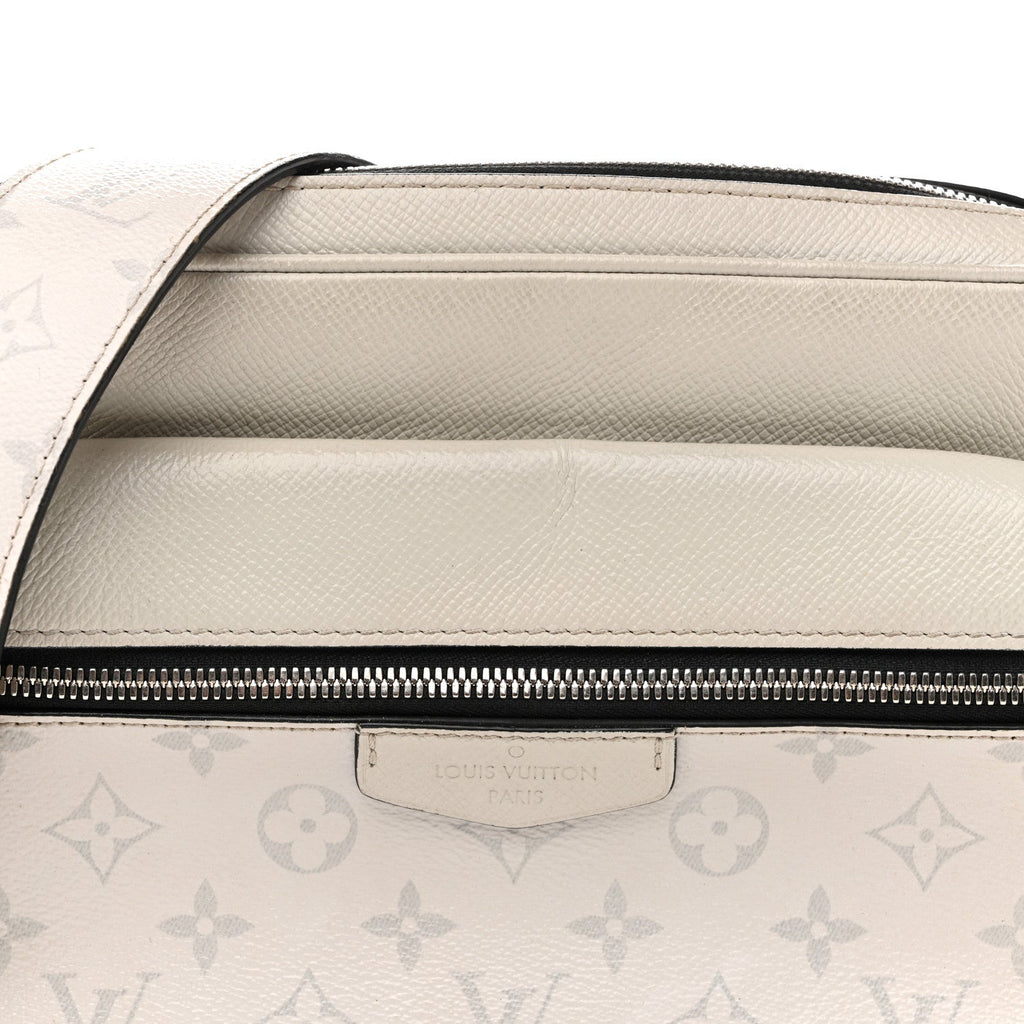Louis Vuitton Taigarama Outdoor Messenger Antartica