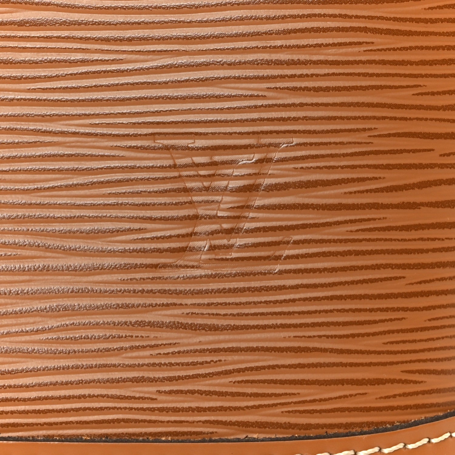 Louis Vuitton Epi Alma PM Cannelle