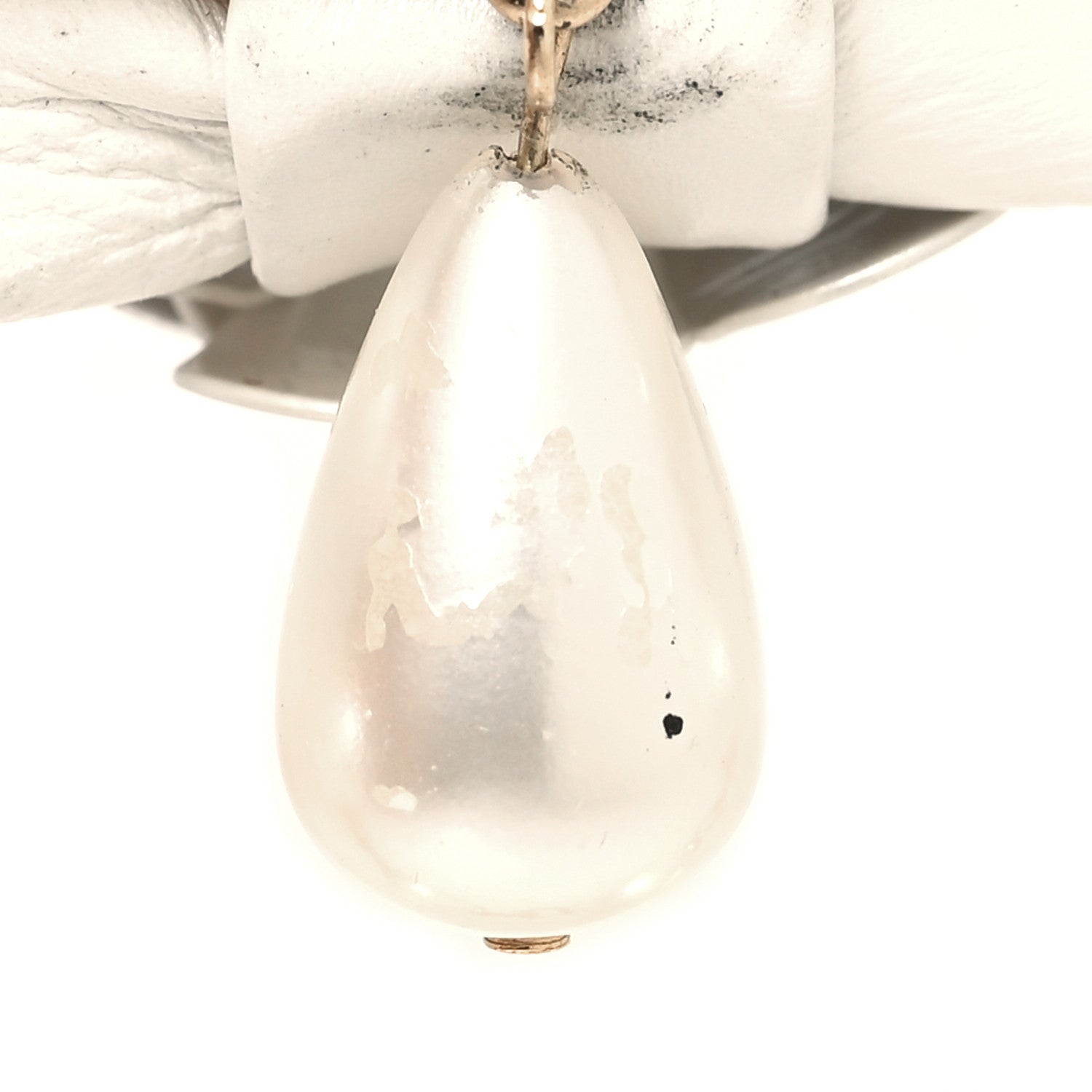 Metal Pearl Camelia CC Bow Brooch White Gold