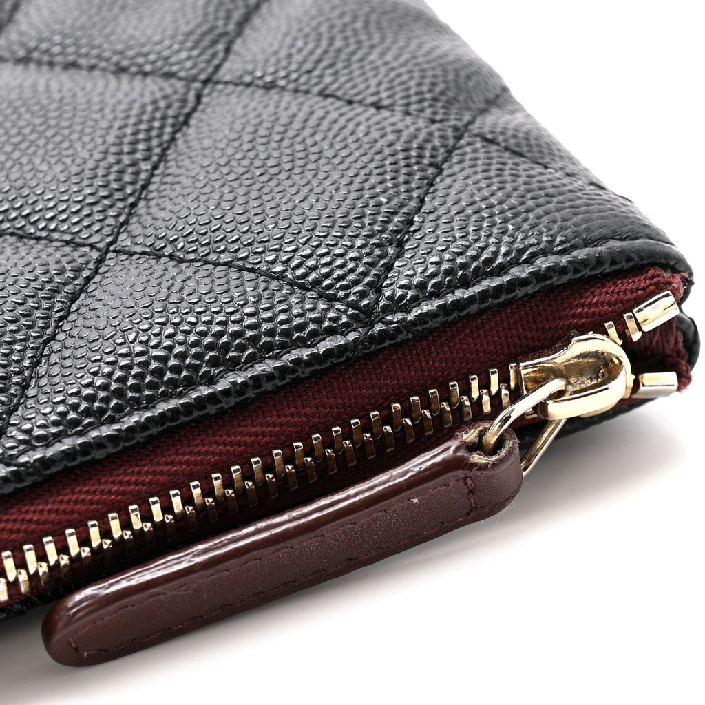 Caviar Quilted Medium Cosmetic Case Black