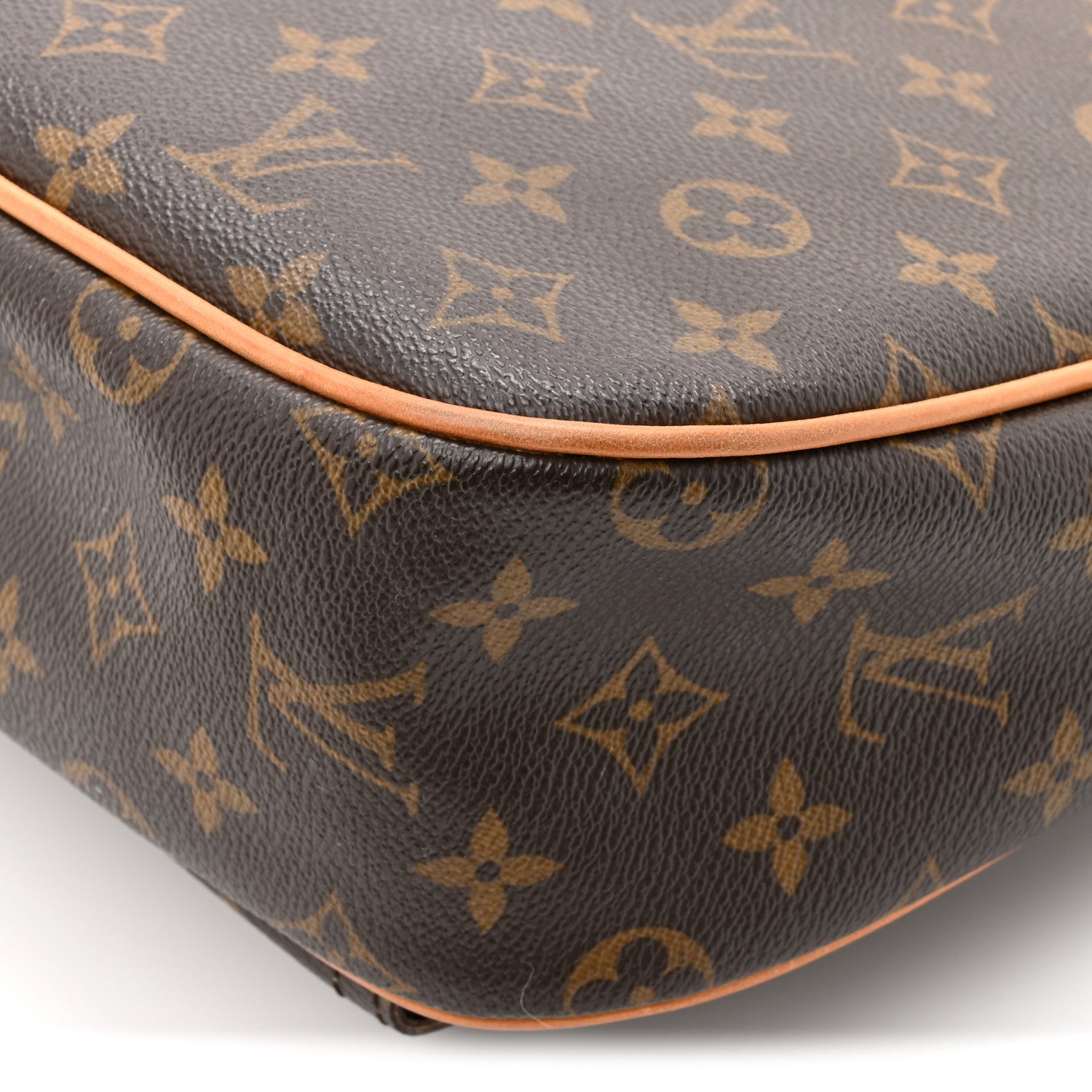 Louis Vuitton Monogram Hudson GM