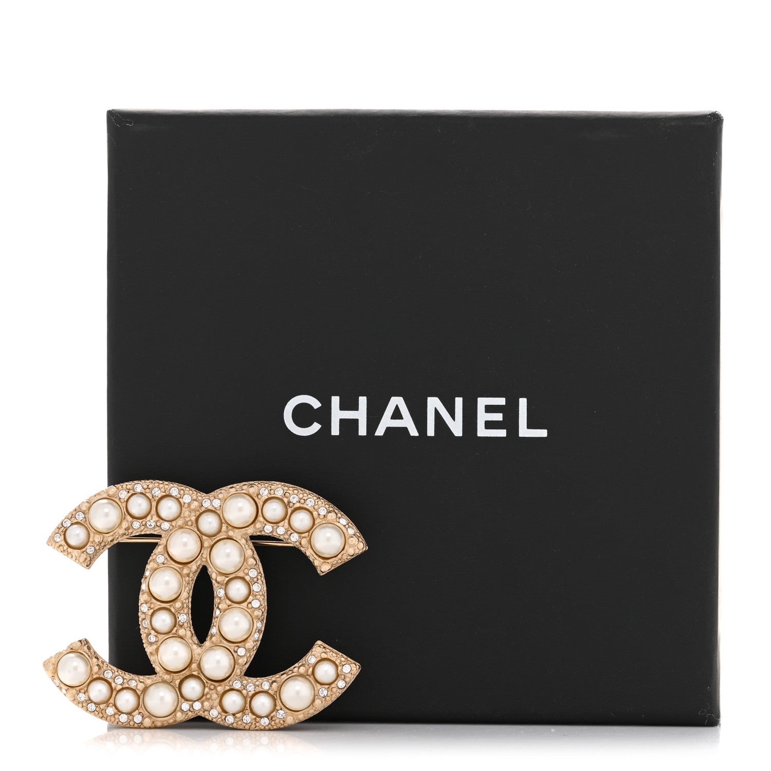 Metal Crystal Graduated Pearl CC Brooch Gold