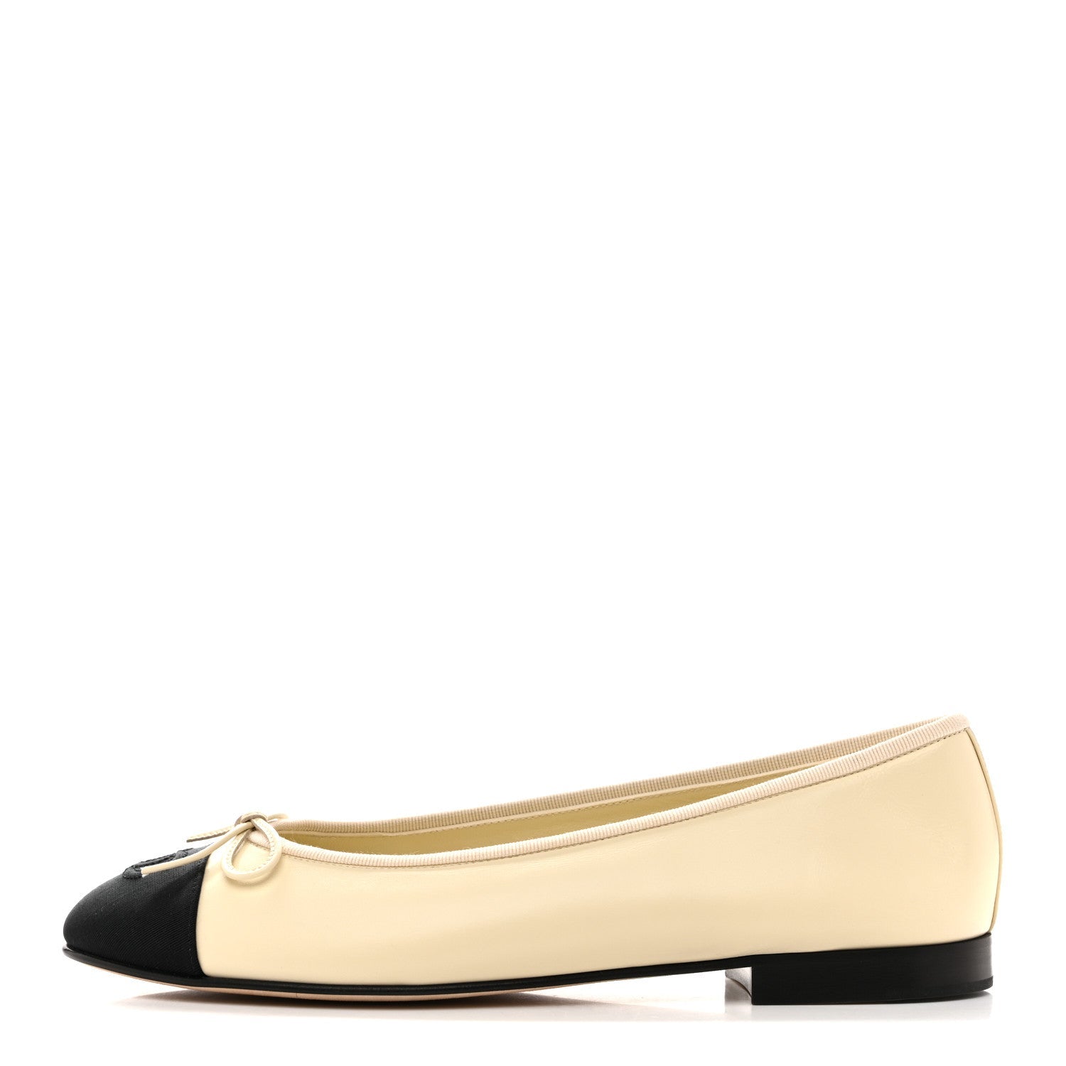 Calfskin Grosgrain Cap Toe CC Ballerina Flats 40 Ivory Black