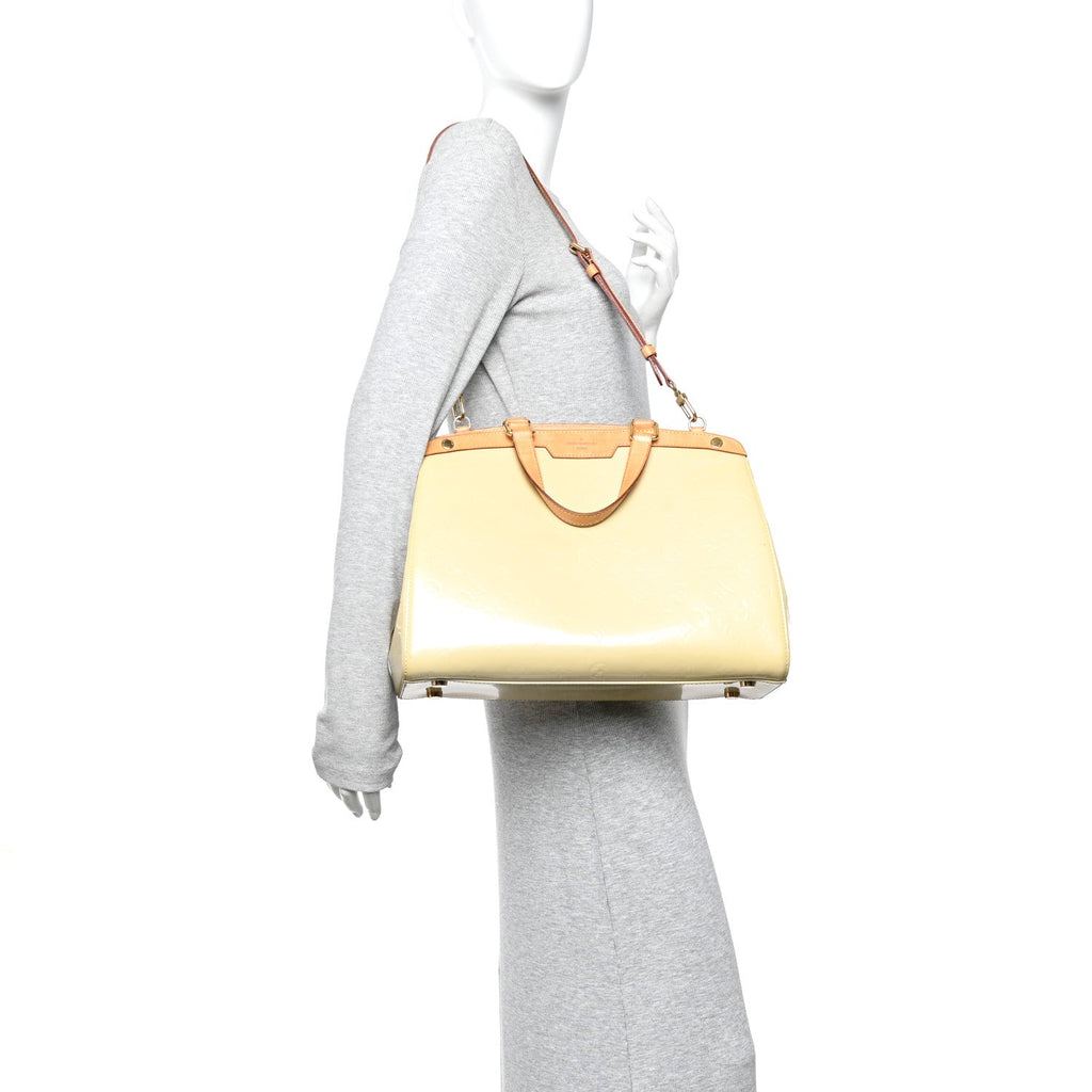 Louis Vuitton Vernis Brea MM Blanc Corail