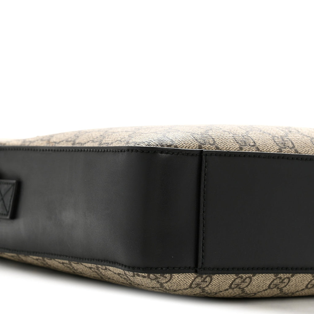 Gucci GG Supreme Monogram Flat Messenger Bag Beige Black New Acero