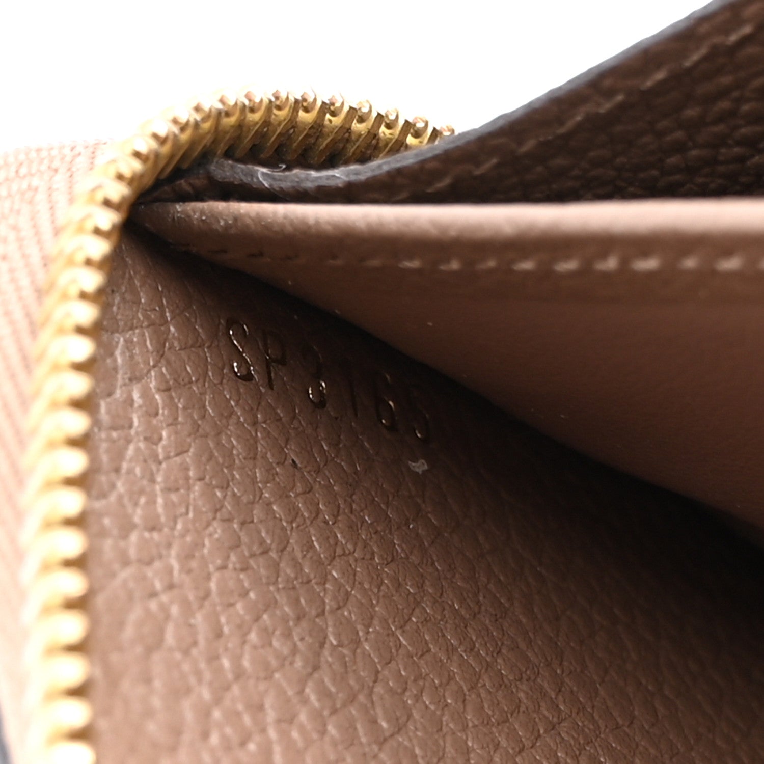 Louis Vuitton Empreinte Zippy Wallet Tourterelle