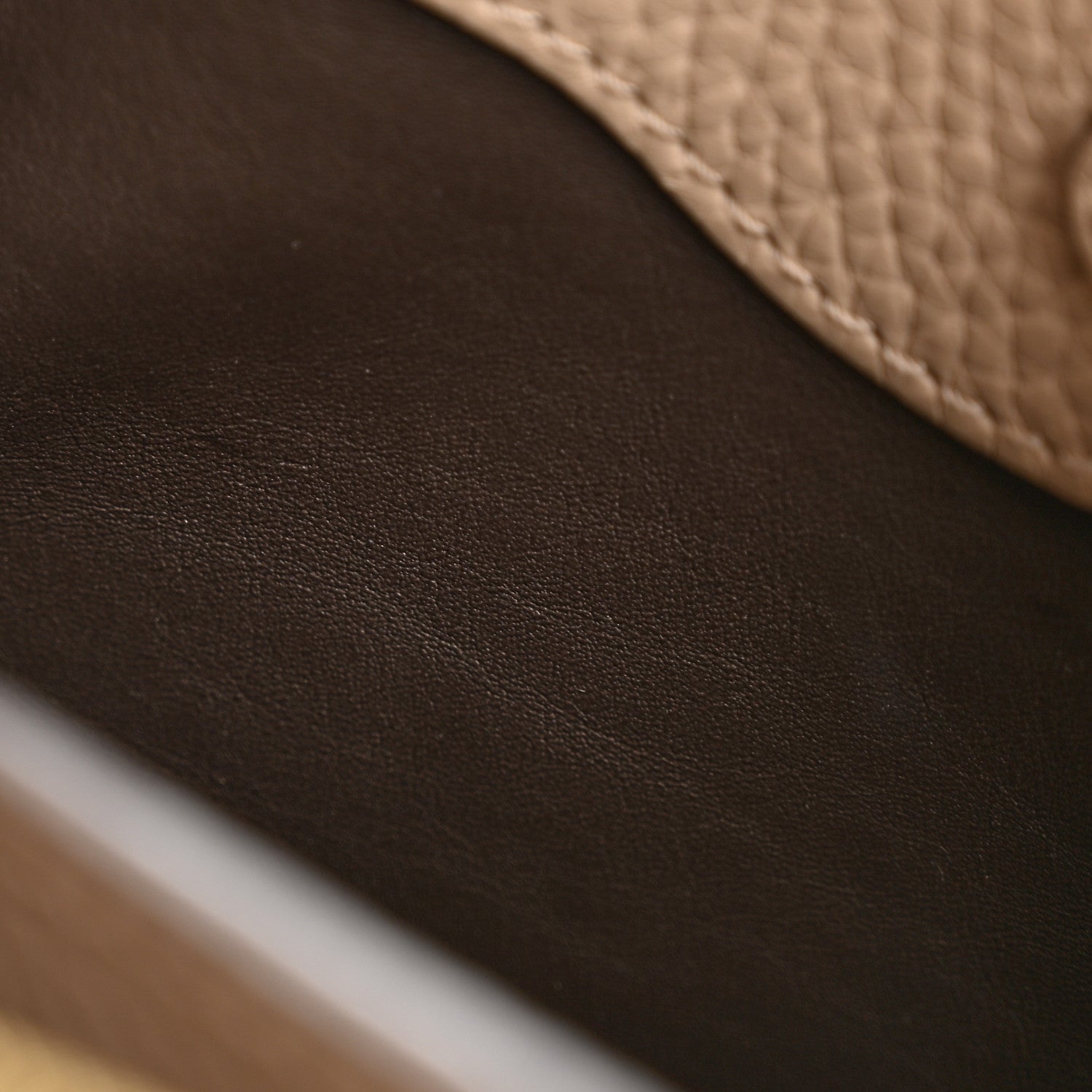 Louis Vuitton Taurillon Capucines PM Galet