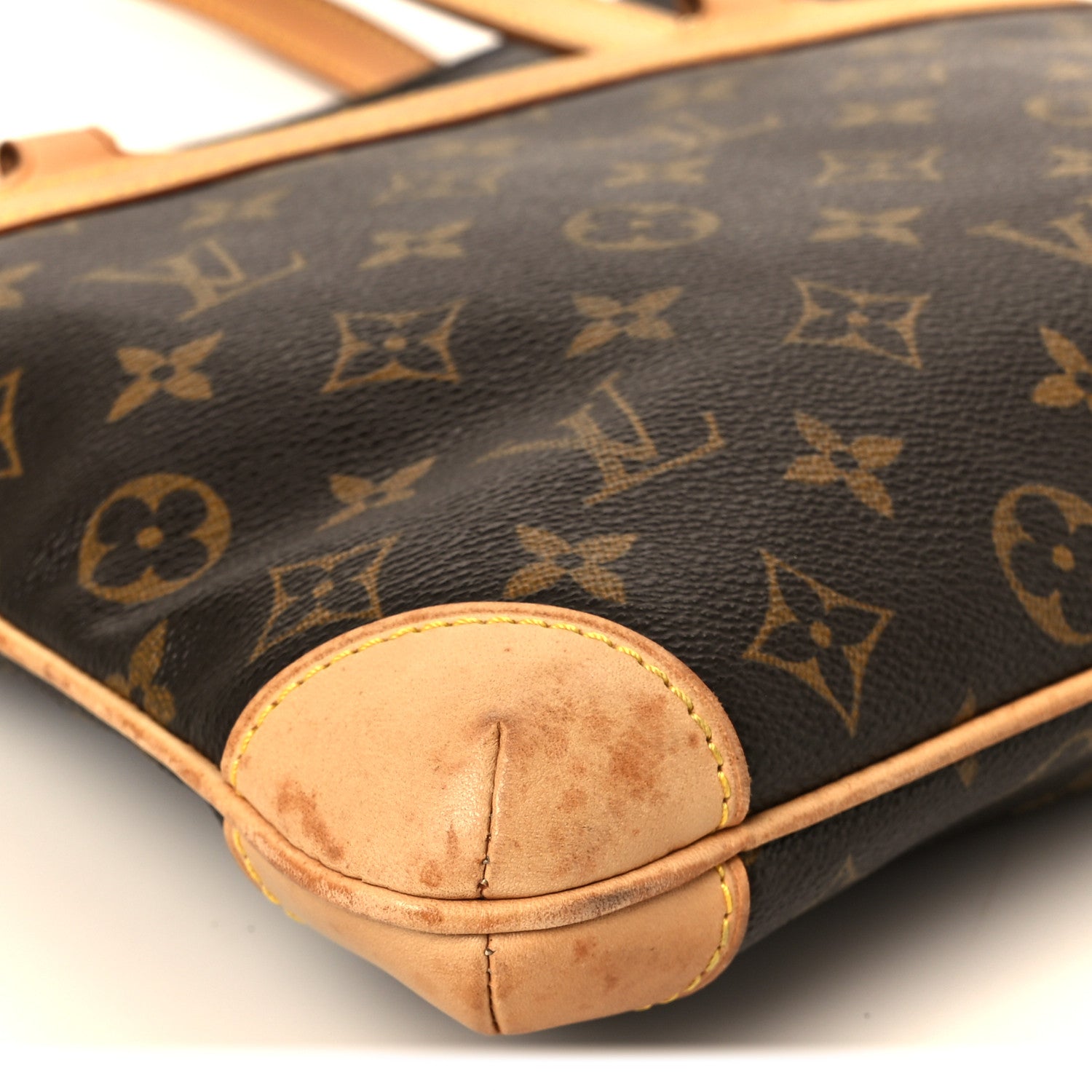 Louis Vuitton Monogram Sac Coussin GM