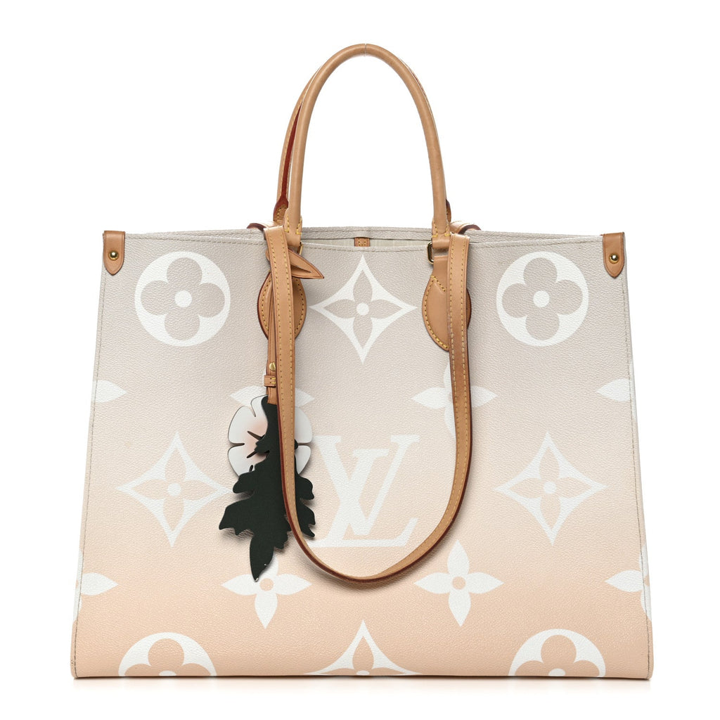 Louis Vuitton Monogram Giant By The Pool Onthego GM Brume