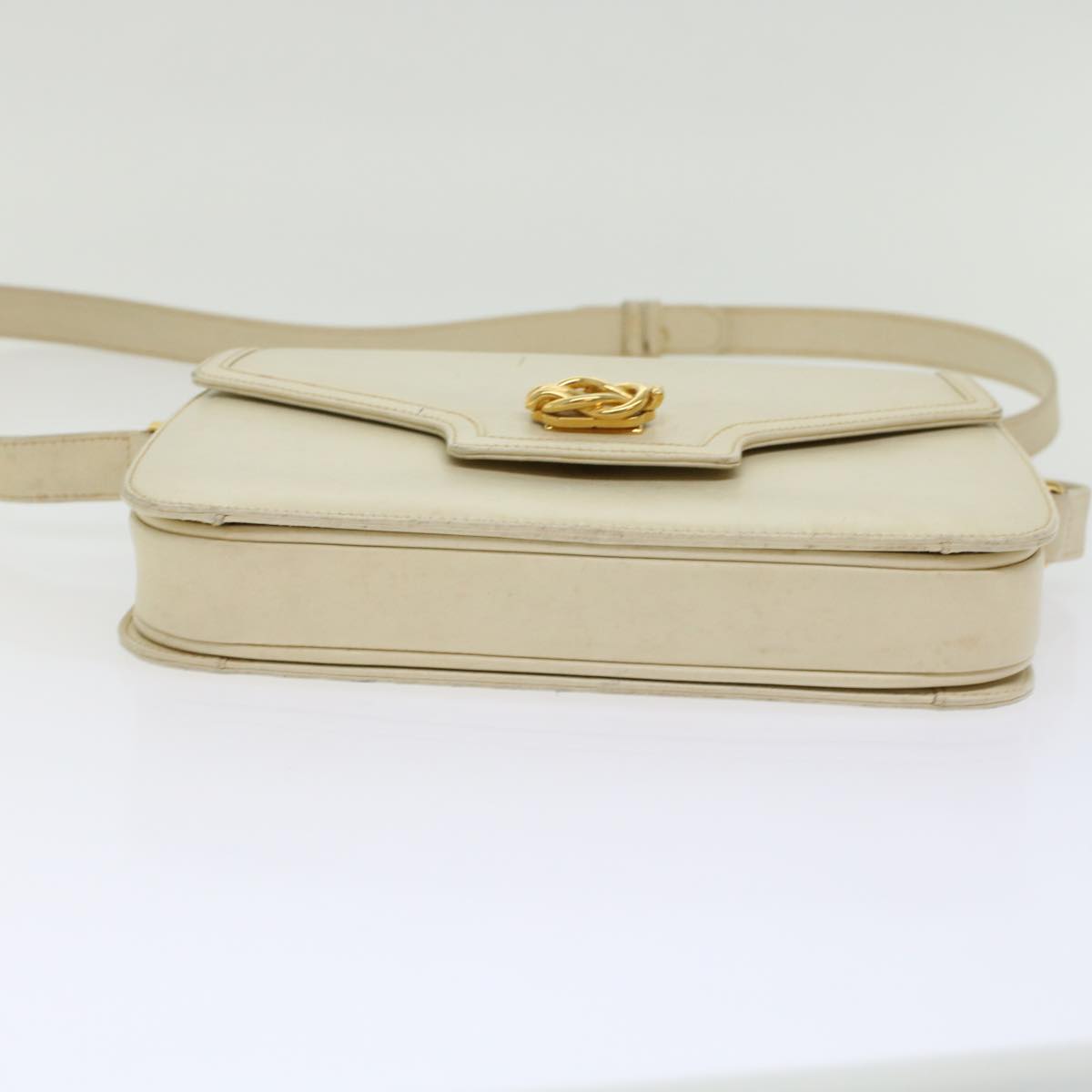GUCCI Turn Lock Shoulder Bag Leather White 001.406.0587  45900