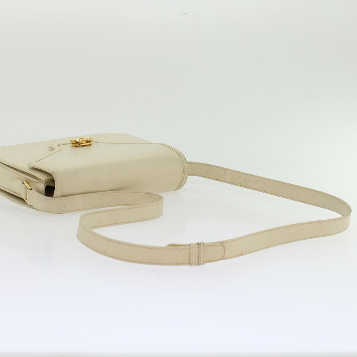 GUCCI Turn Lock Shoulder Bag Leather White 001.406.0587  45900