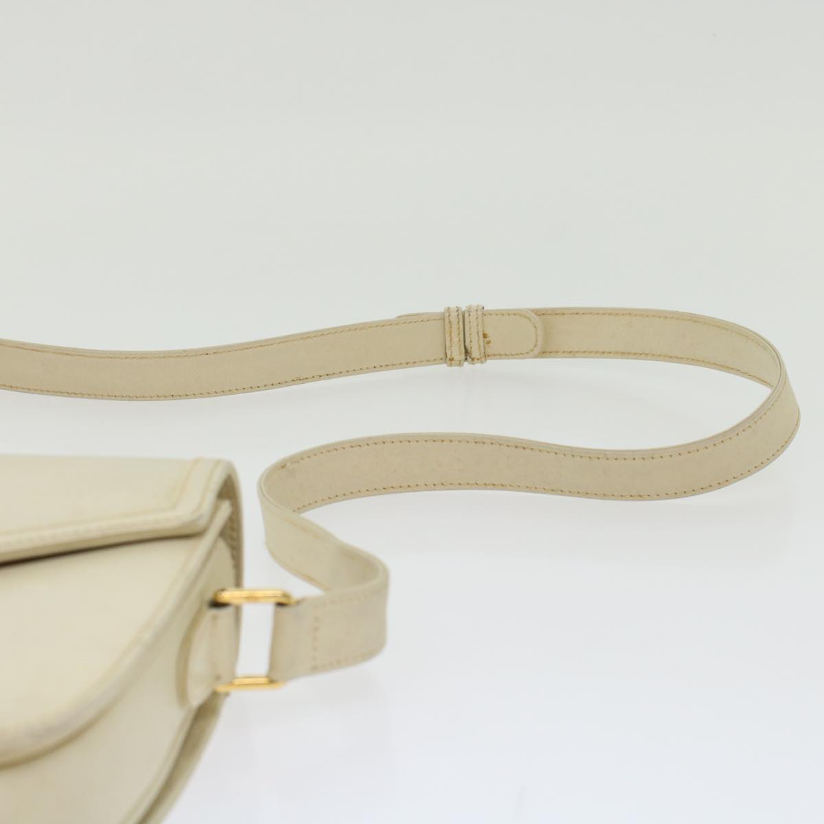 GUCCI Turn Lock Shoulder Bag Leather White 001.406.0587  45900