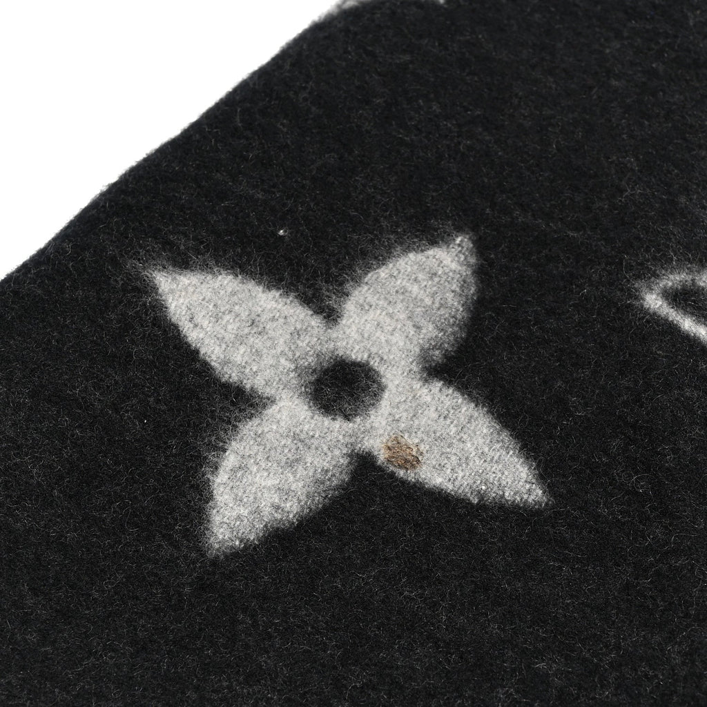 Louis Vuitton Cashmere Monogram Reykjavik Scarf Black