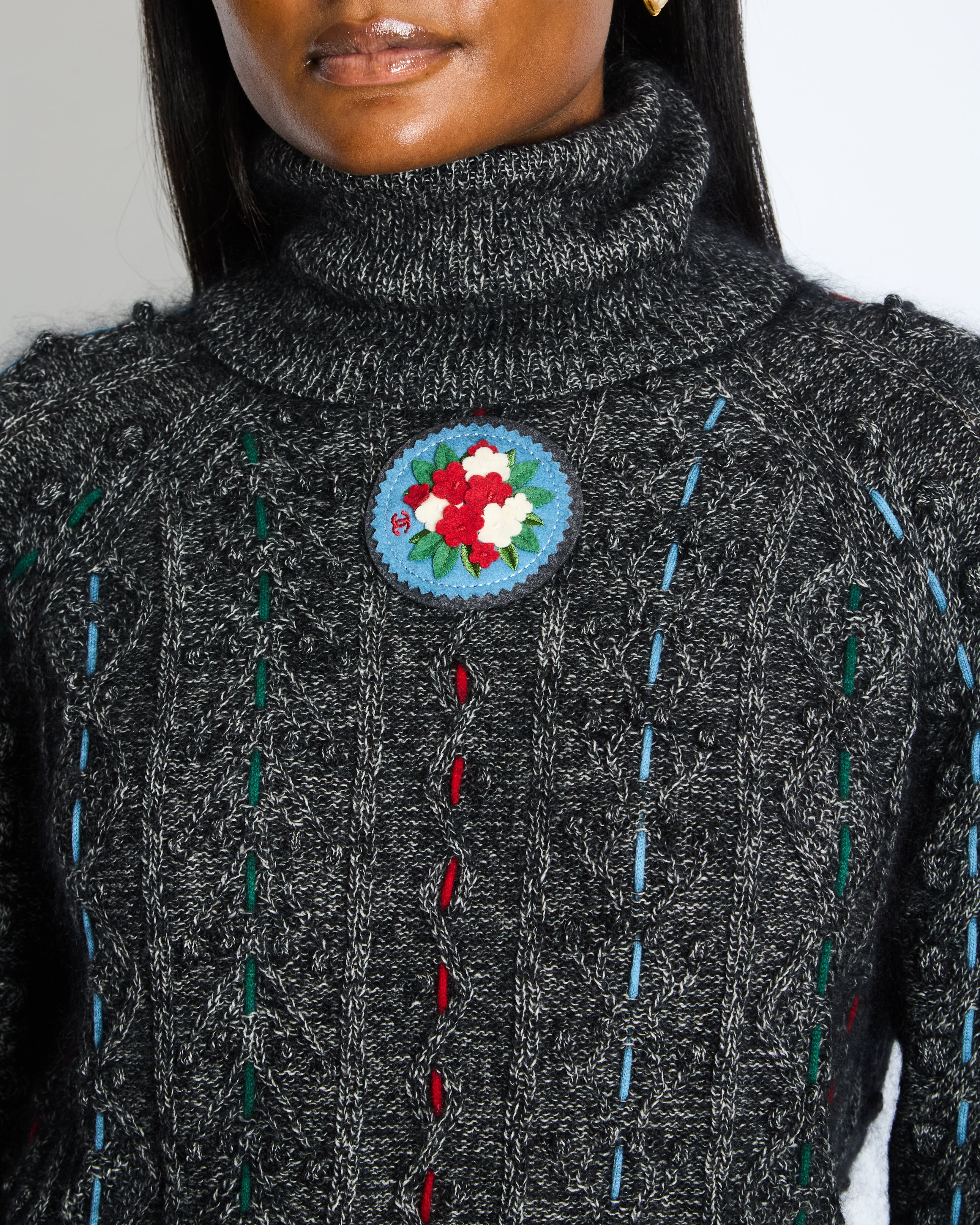 Chanel Grey Cable-Knit Cashmere Jumper with Embroidered Details and Floral Pin Size FR 36 (UK 8)