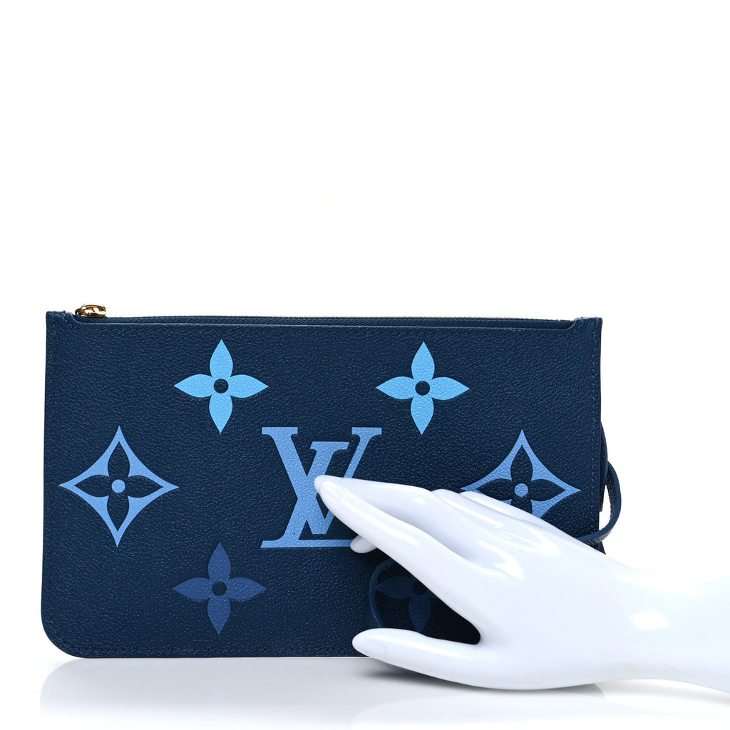 Louis Vuitton Empreinte Monogram Giant Pochette MM Degrade Bleu