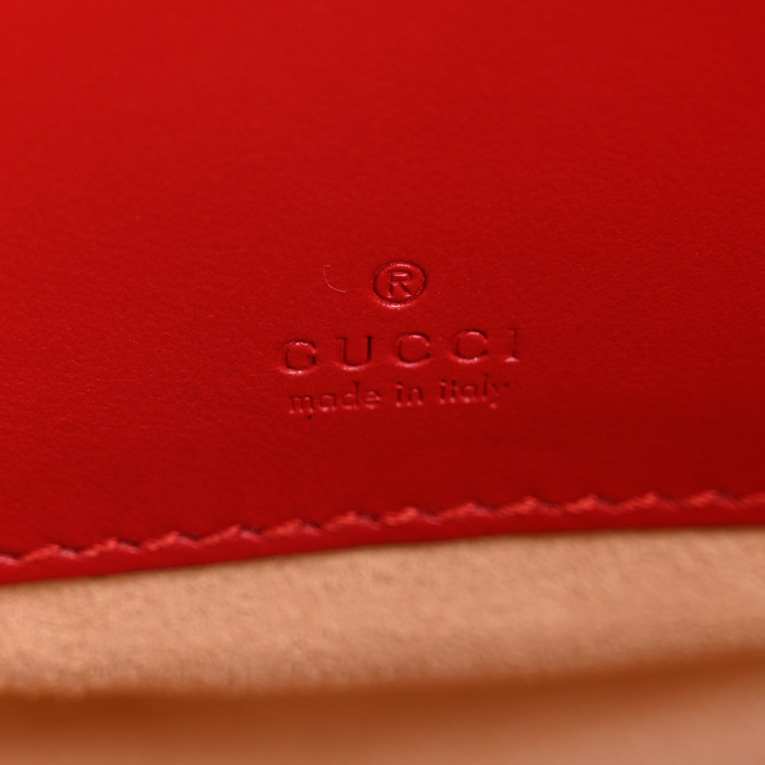 Gucci Calfskin Matelasse GG Marmont Round Wrist Wallet Hibiscus Red