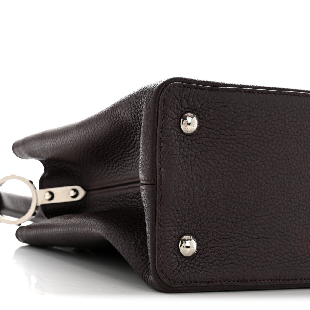 Louis Vuitton Taurillon Capucines MM Quetsche