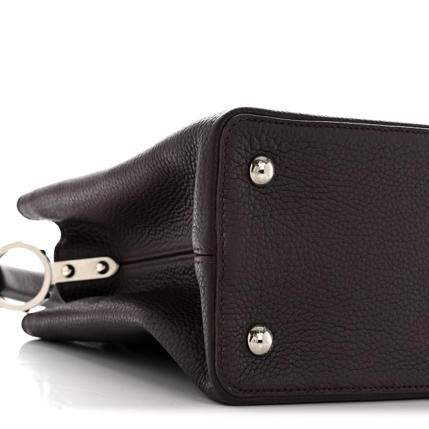 Louis Vuitton Taurillon Capucines MM Quetsche