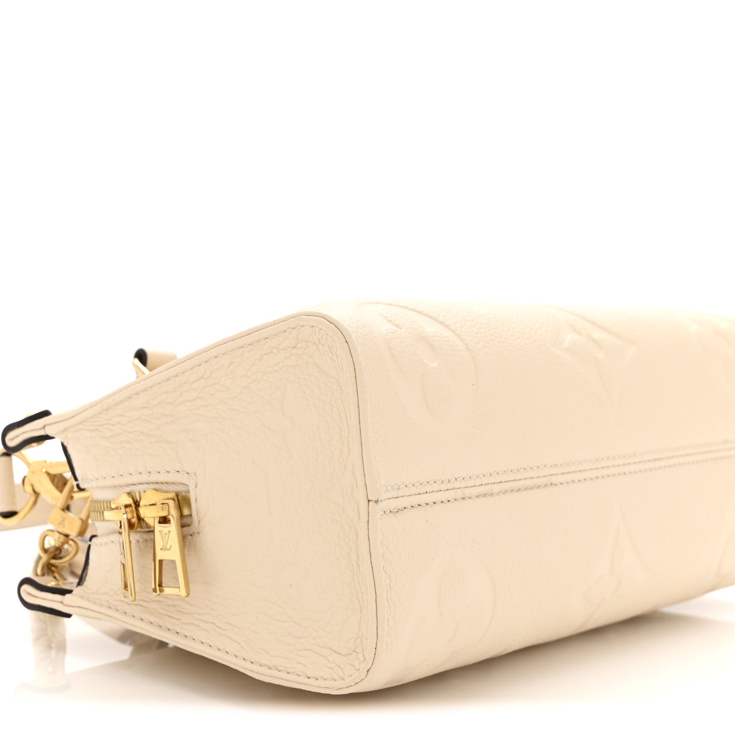 Louis Vuitton Empreinte Monogram Giant OnTheGo East West Creme
