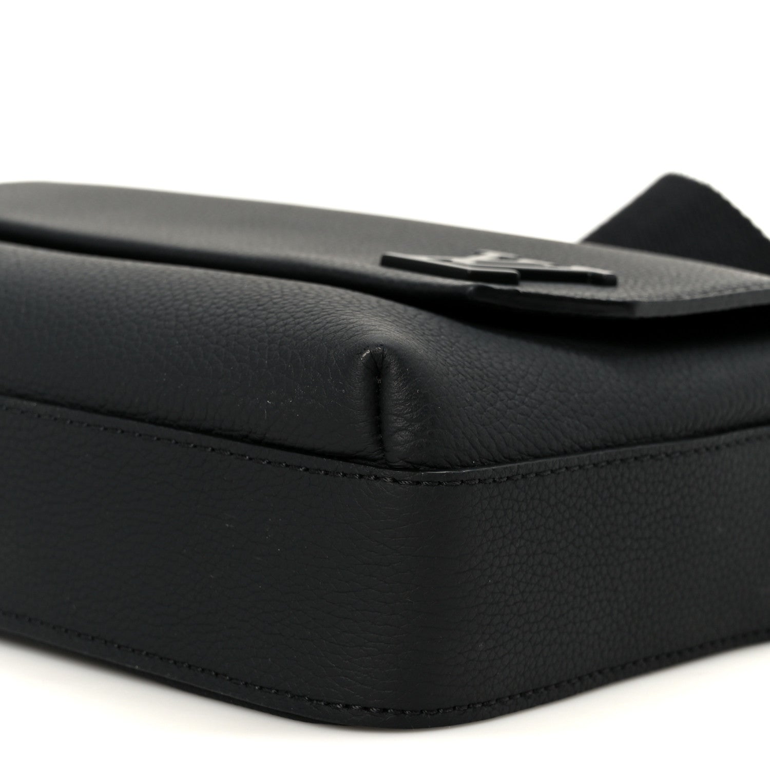 Louis Vuitton Calfskin Aerogram Fastline Messenger Black
