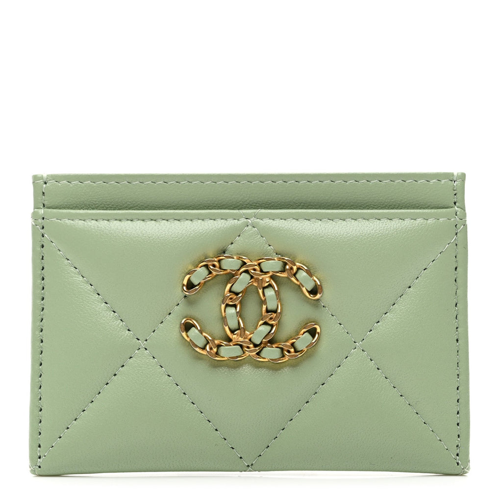 Lambskin Quilted Chanel 19 Card Holder Green