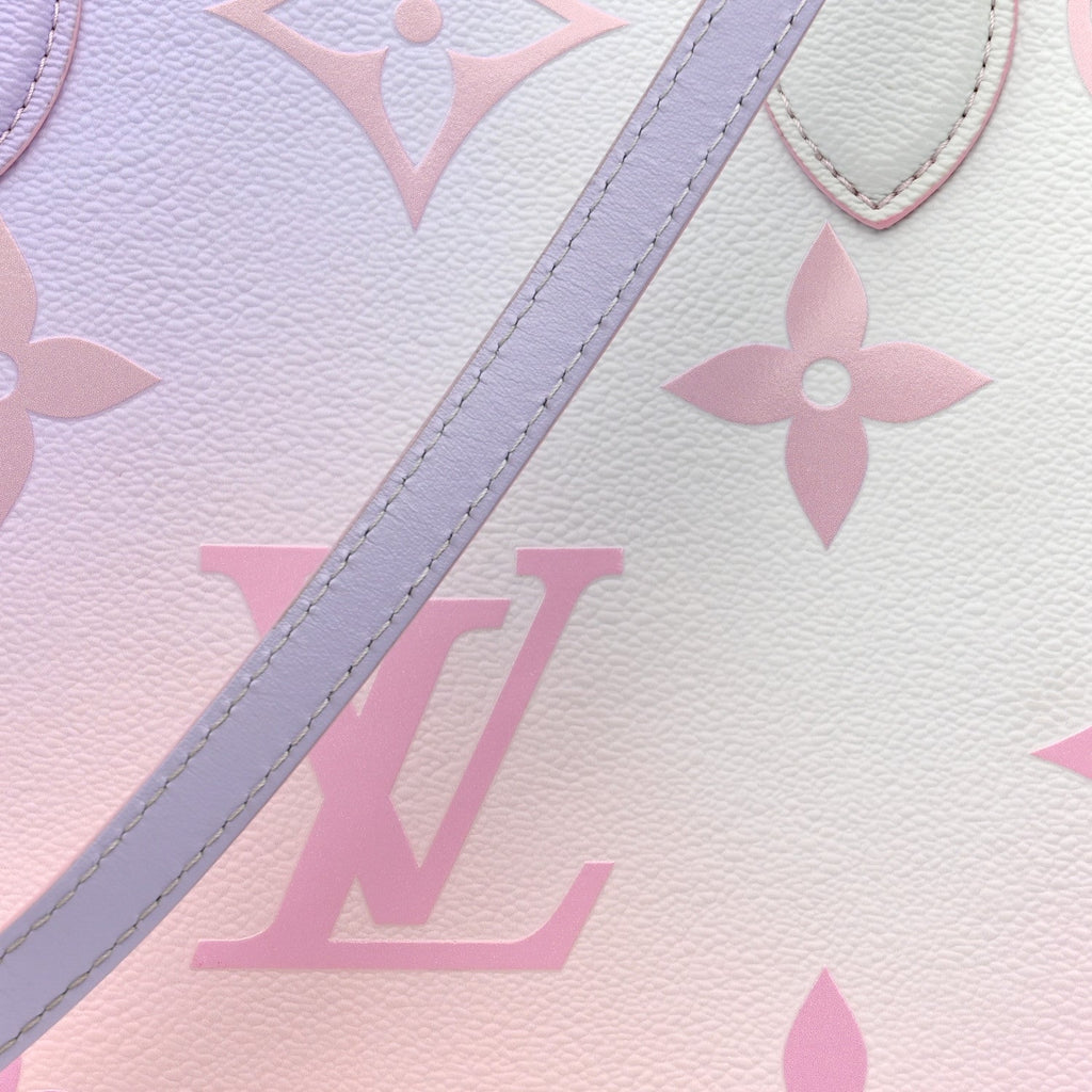 Louis Vuitton Monogram Giant Spring In The City Onthego GM Sunrise Pastel