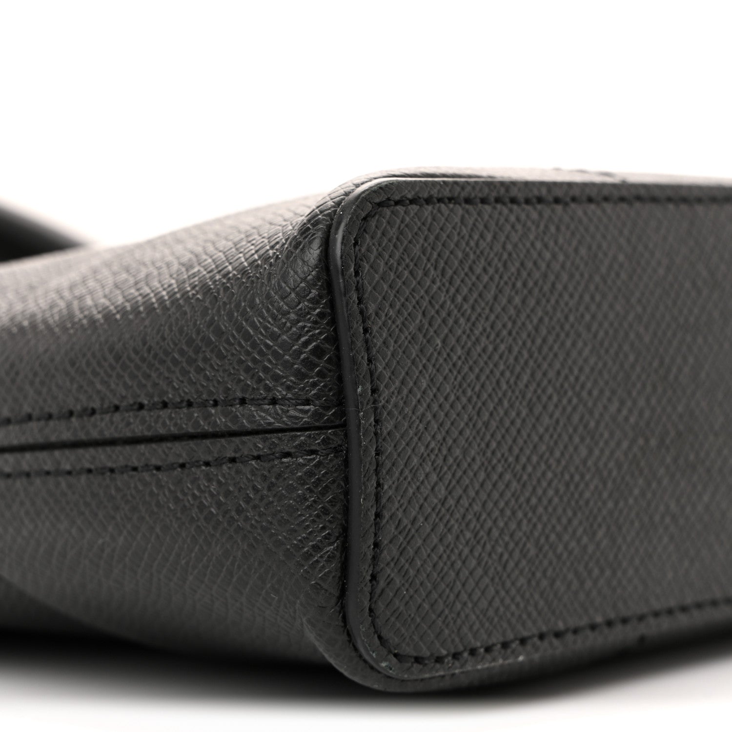 Louis Vuitton Taiga Slim Briefcase Black