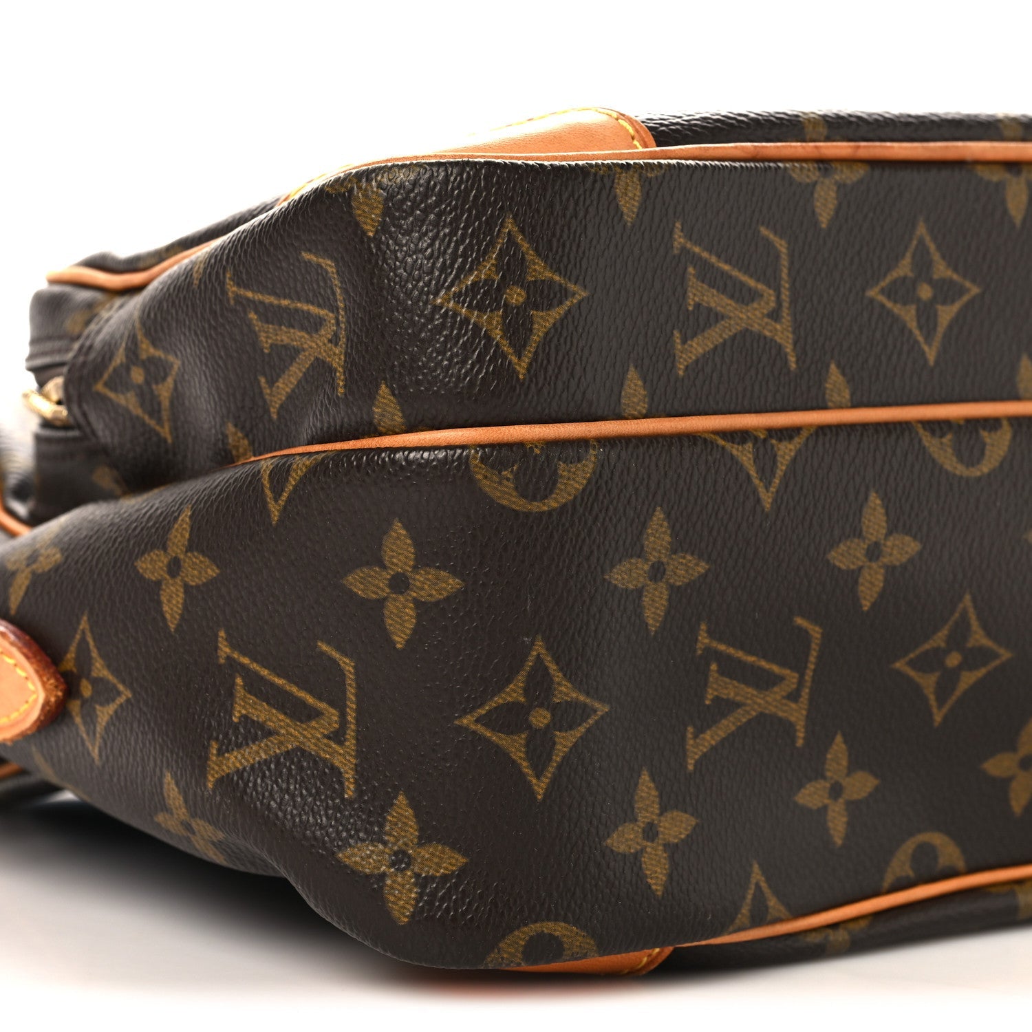 Louis Vuitton Monogram Nil 28