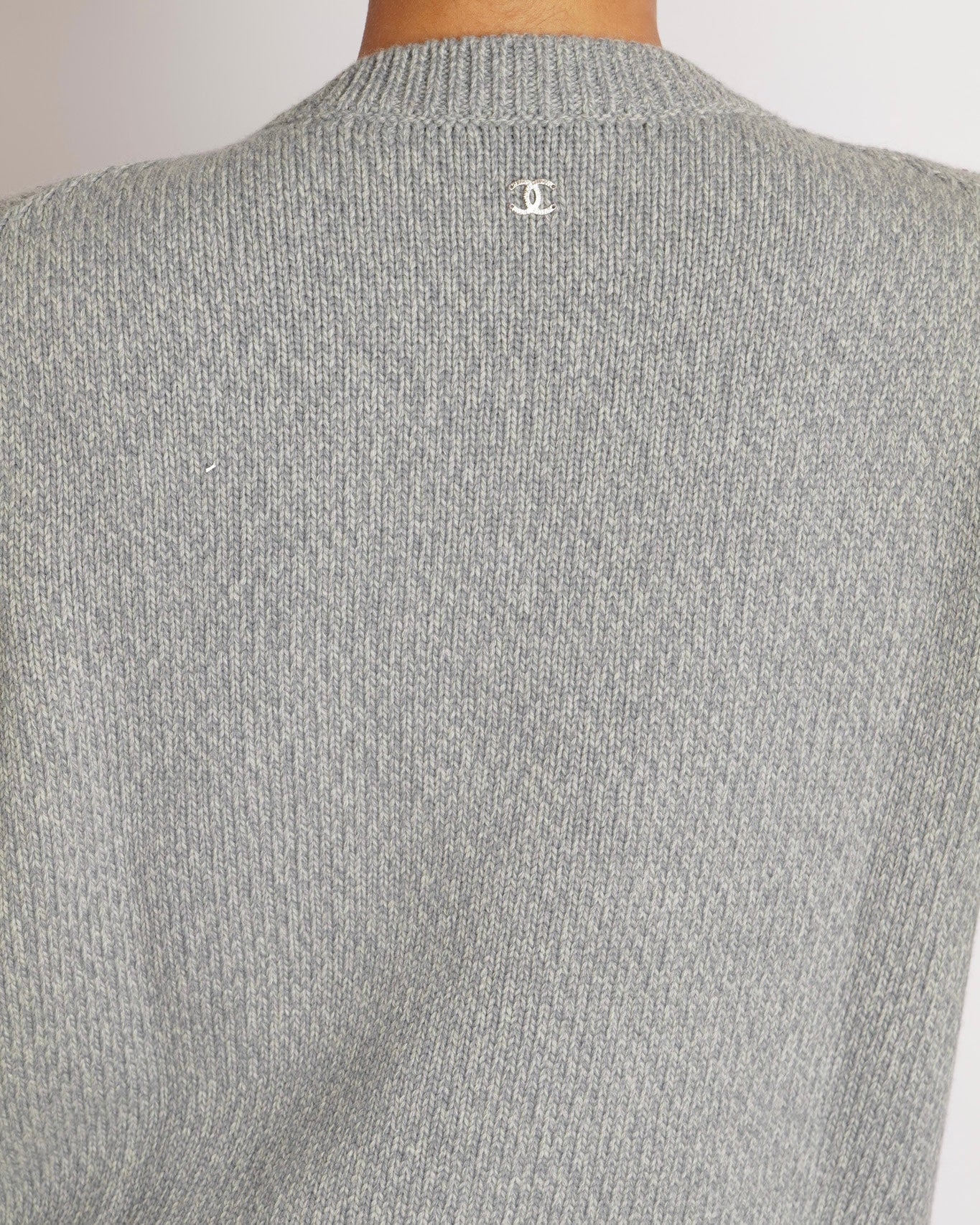 Chanel 22AGrey Cashmere Knitted Jumper with Multi-Colour Crystal Embellished CC Logo Size FR 38 (UK 10)