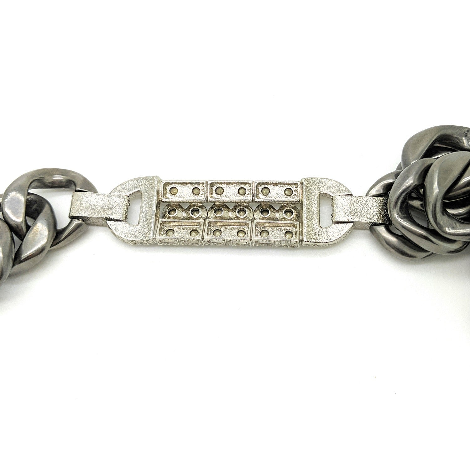 Chanel trass & Ruthenium Metal Chain Necklace