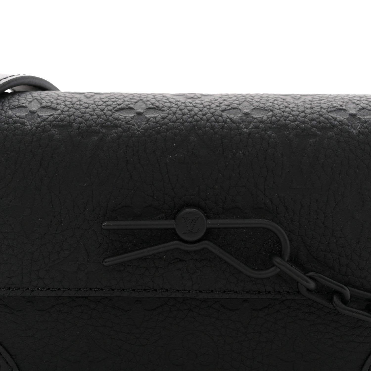 Louis Vuitton Taurillon Monogram Steamer Wearable Wallet Black