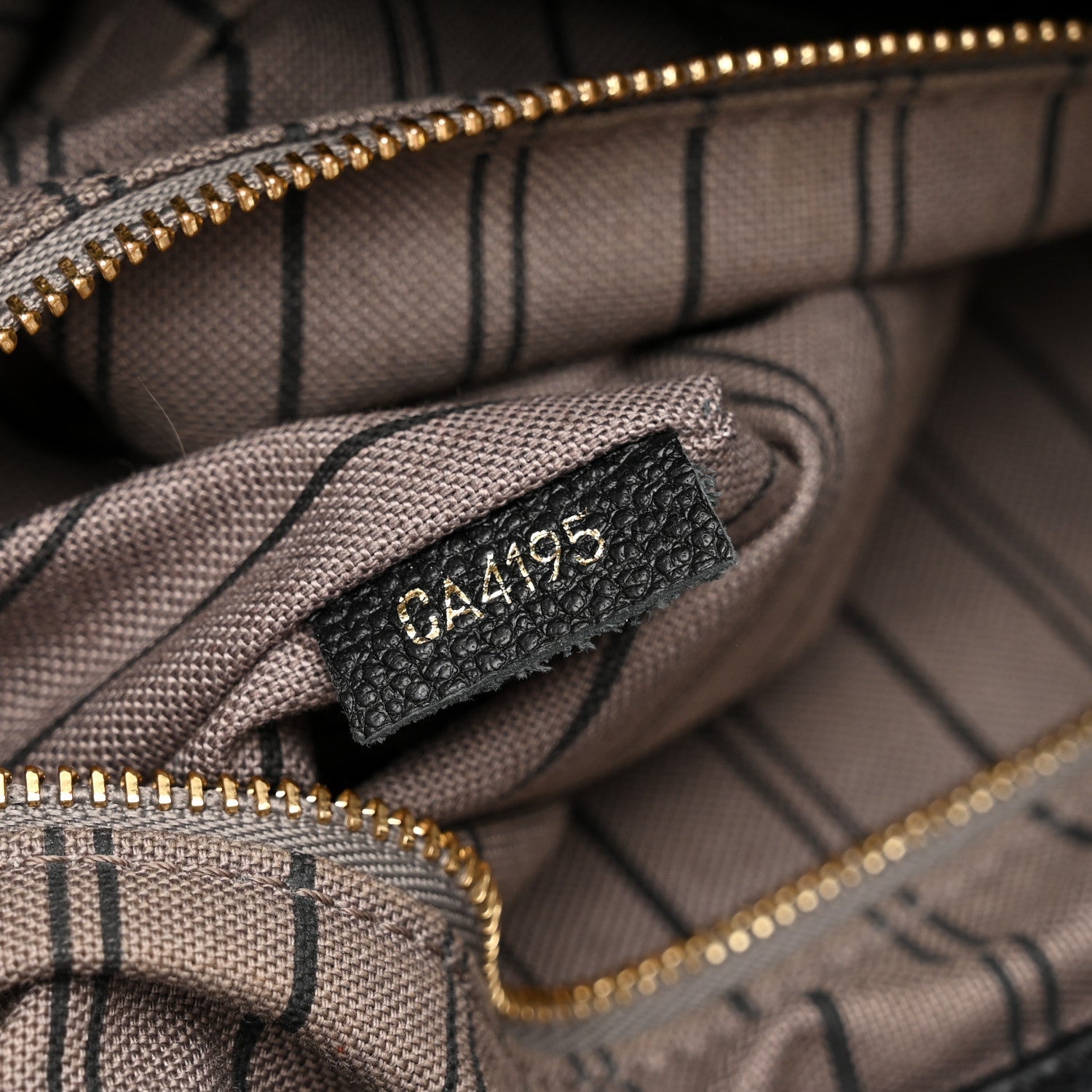 Louis Vuitton Empreinte Artsy MM Black