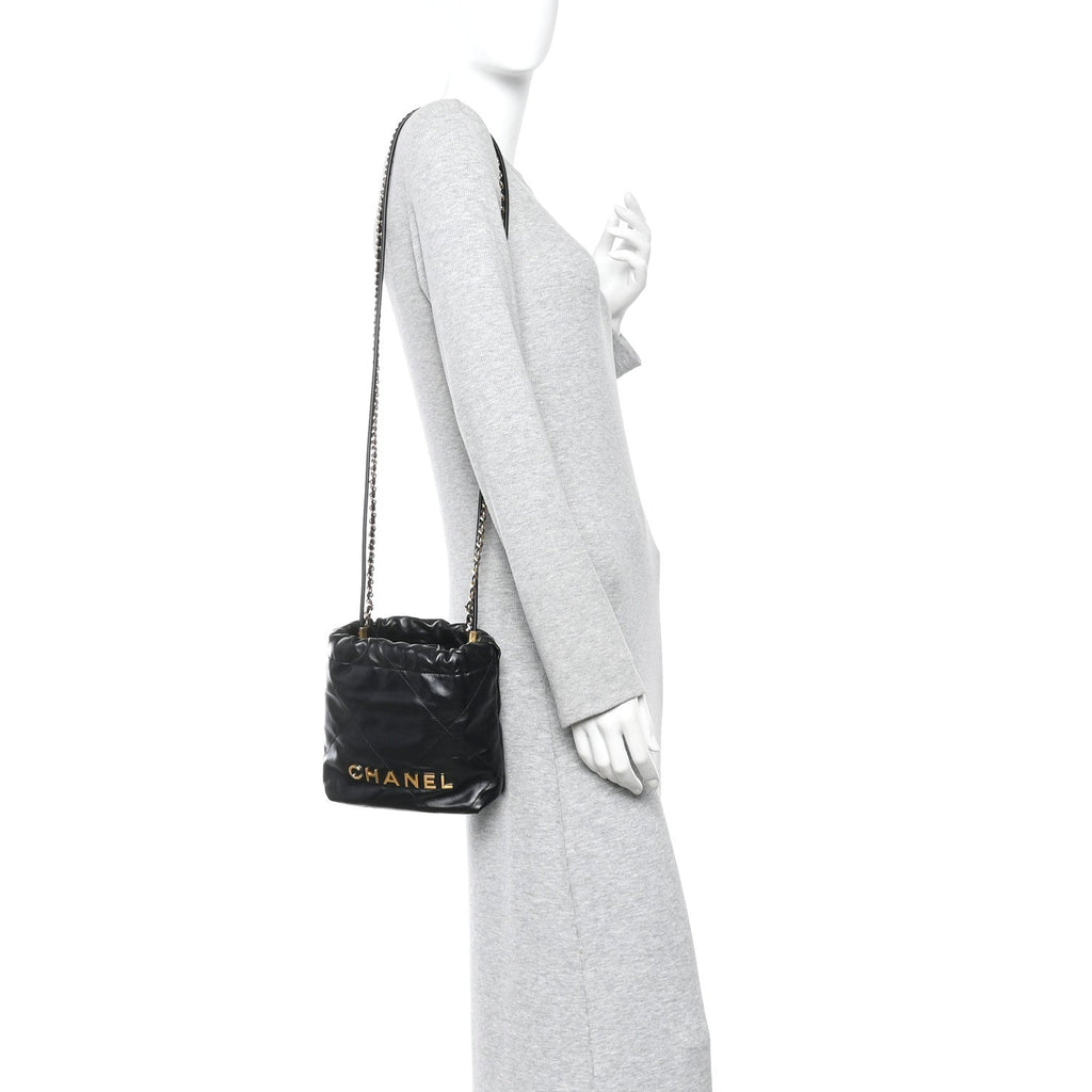 Chanel Shiny Calfskin Quilted Pearl CC Chain Mini Chanel 22 Black