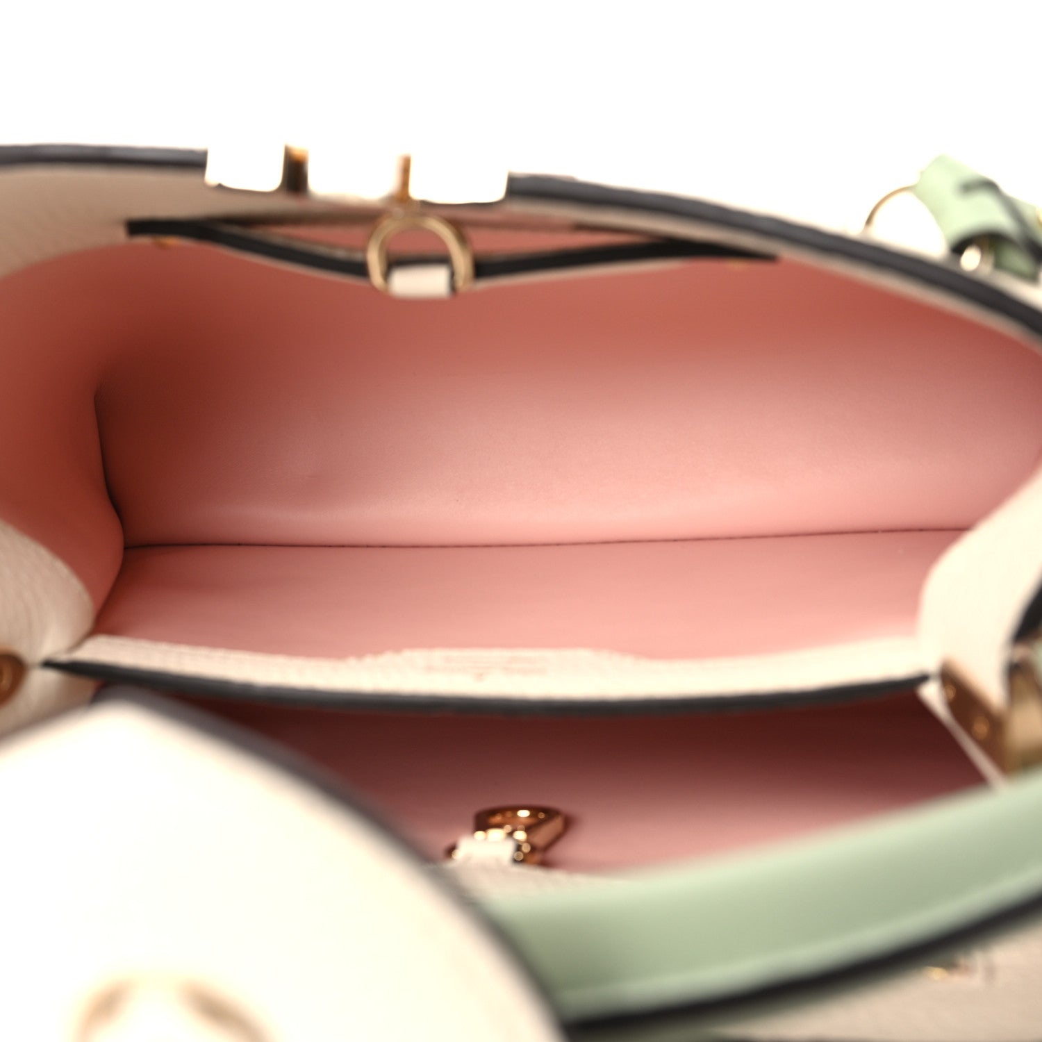 Louis Vuitton Taurillon Gradient Capucines BB Asnieres Green Rose