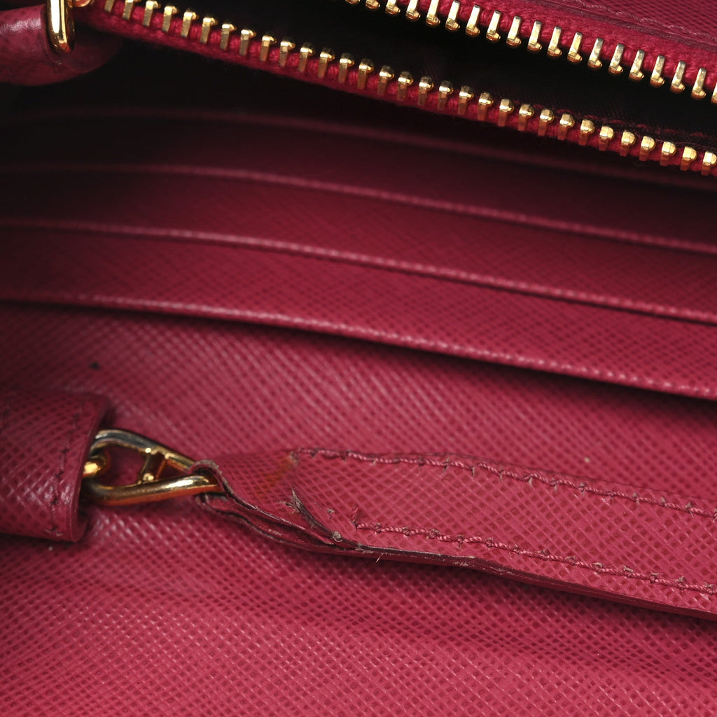 Prada Saffiano Metal Oro Chain Wallet Peonia
