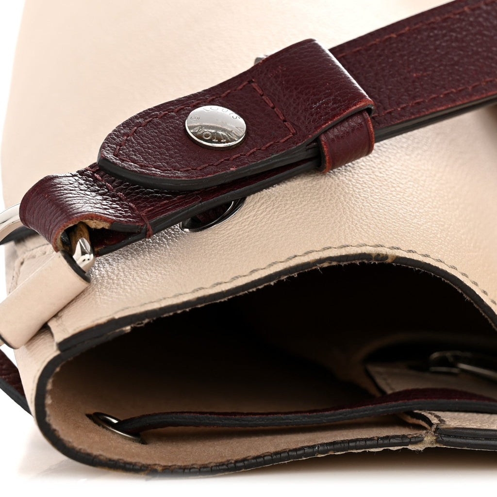 Louis Vuitton Calfskin Lockme Bucket Soie Quartz Calla