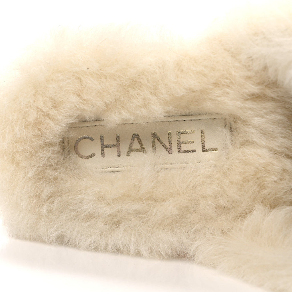 Chanel Suede Shearling CC Cap Toe Mules 41 Beige Black
