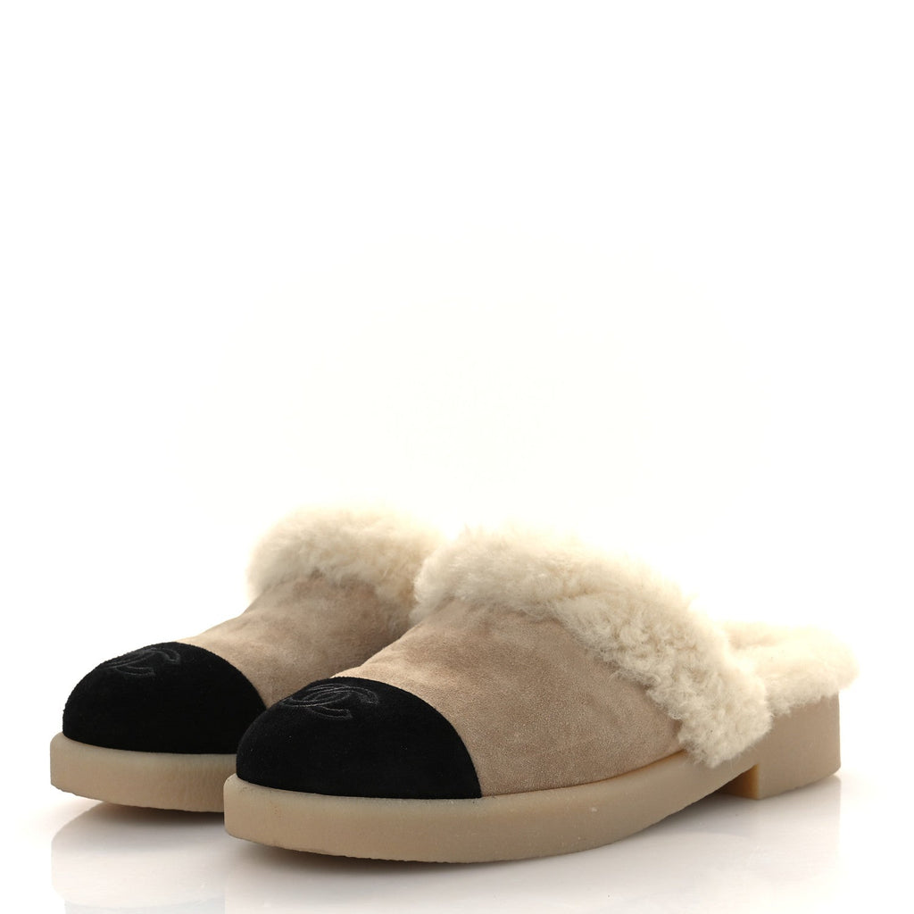 Chanel Suede Shearling CC Cap Toe Mules 38.5 Beige Black