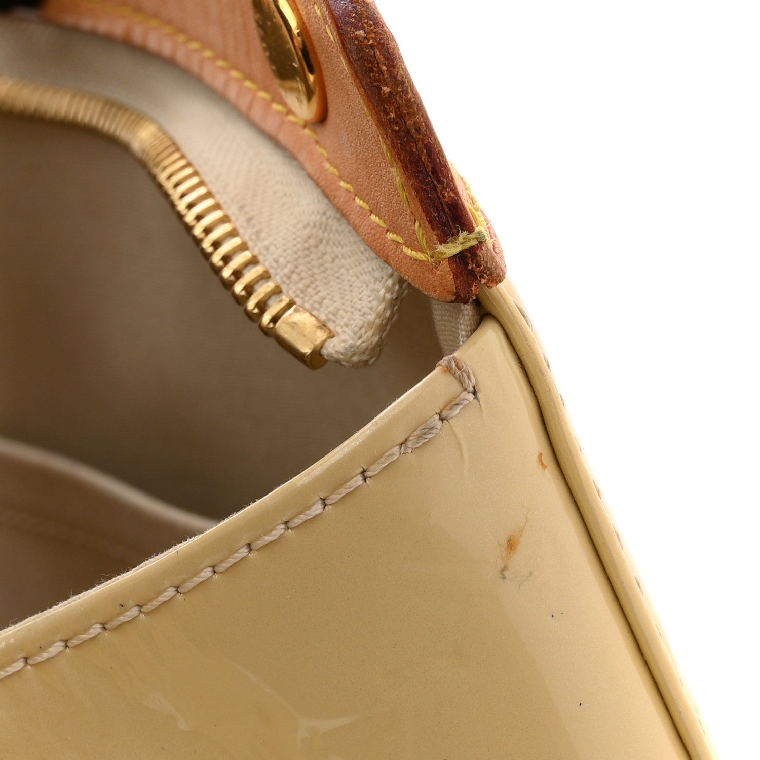 Louis Vuitton Vernis Brea MM Blanc Corail