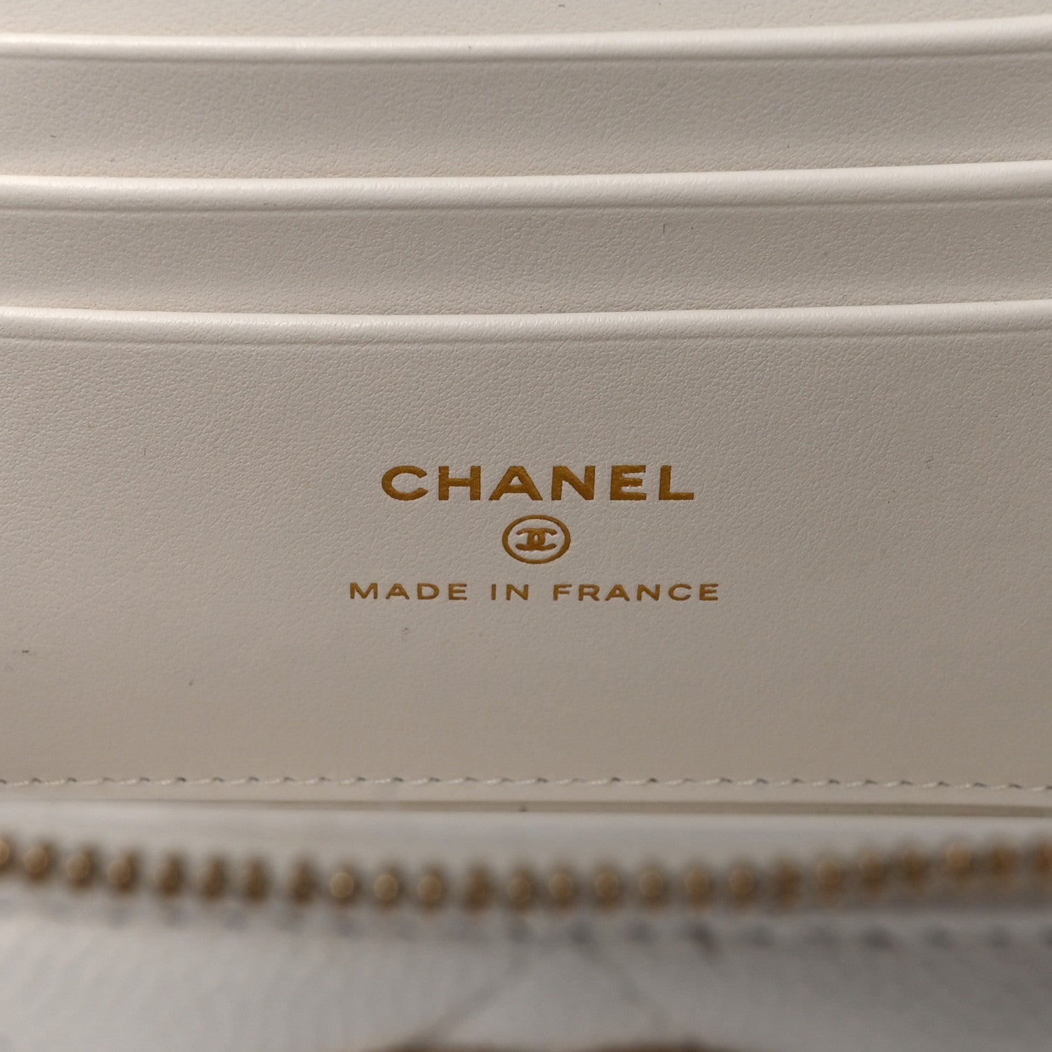 Chanel Caviar Quilted Crystal Hearts Small Vanity Case With Chain White