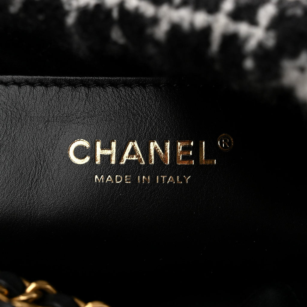 Chanel Cashmere Mini Chanel 22 Black White