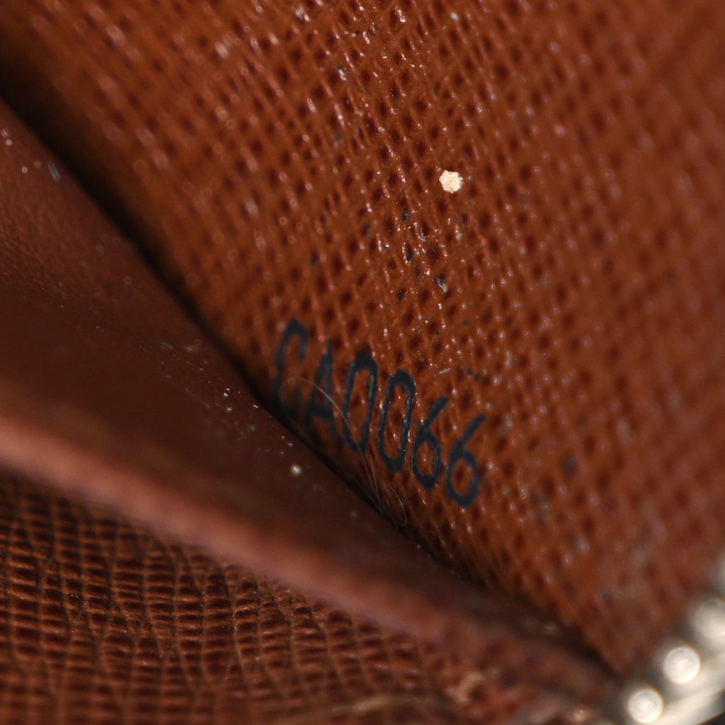 Louis Vuitton Monogram Zippy Wallet