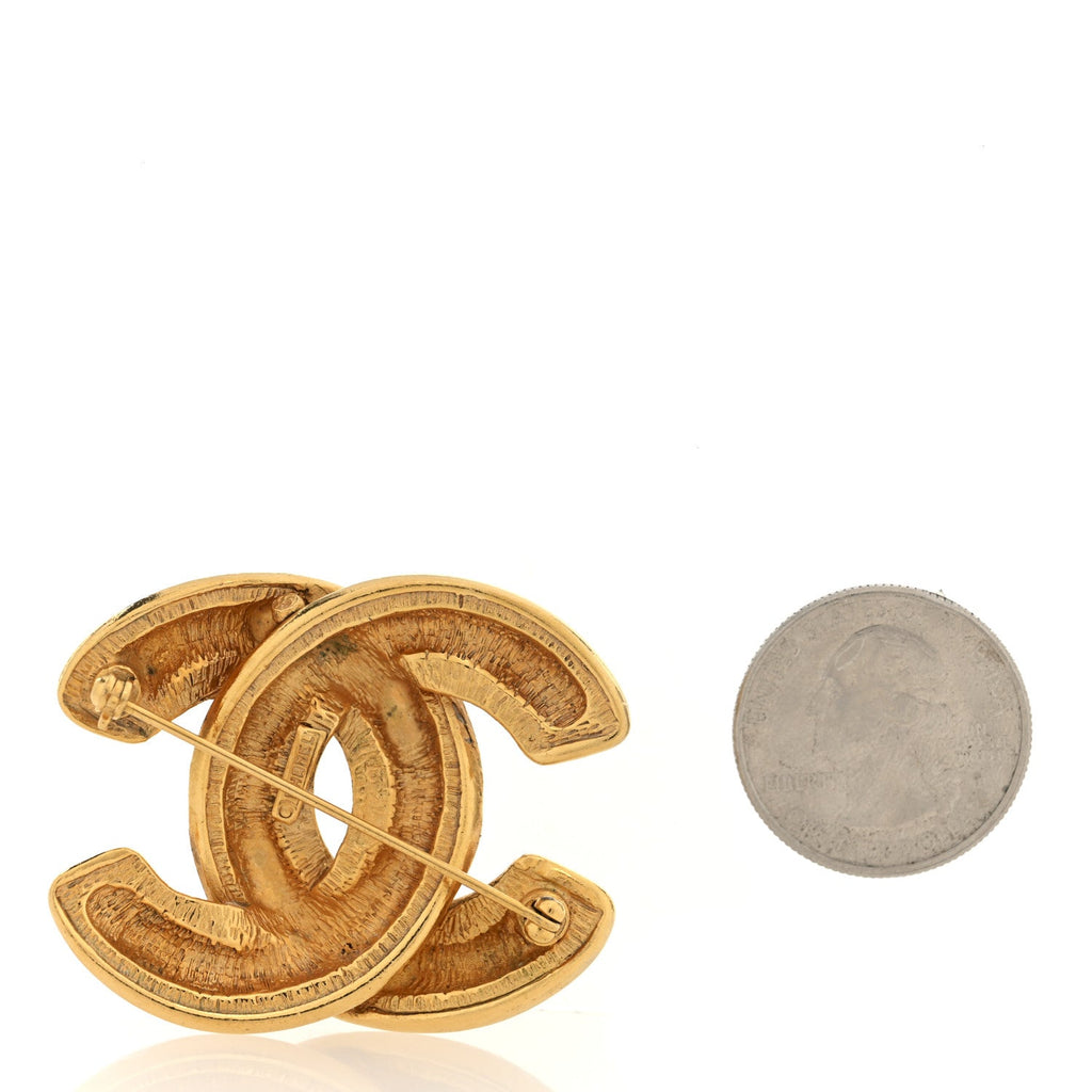 Metal Quilted Large CC Brooch Gold