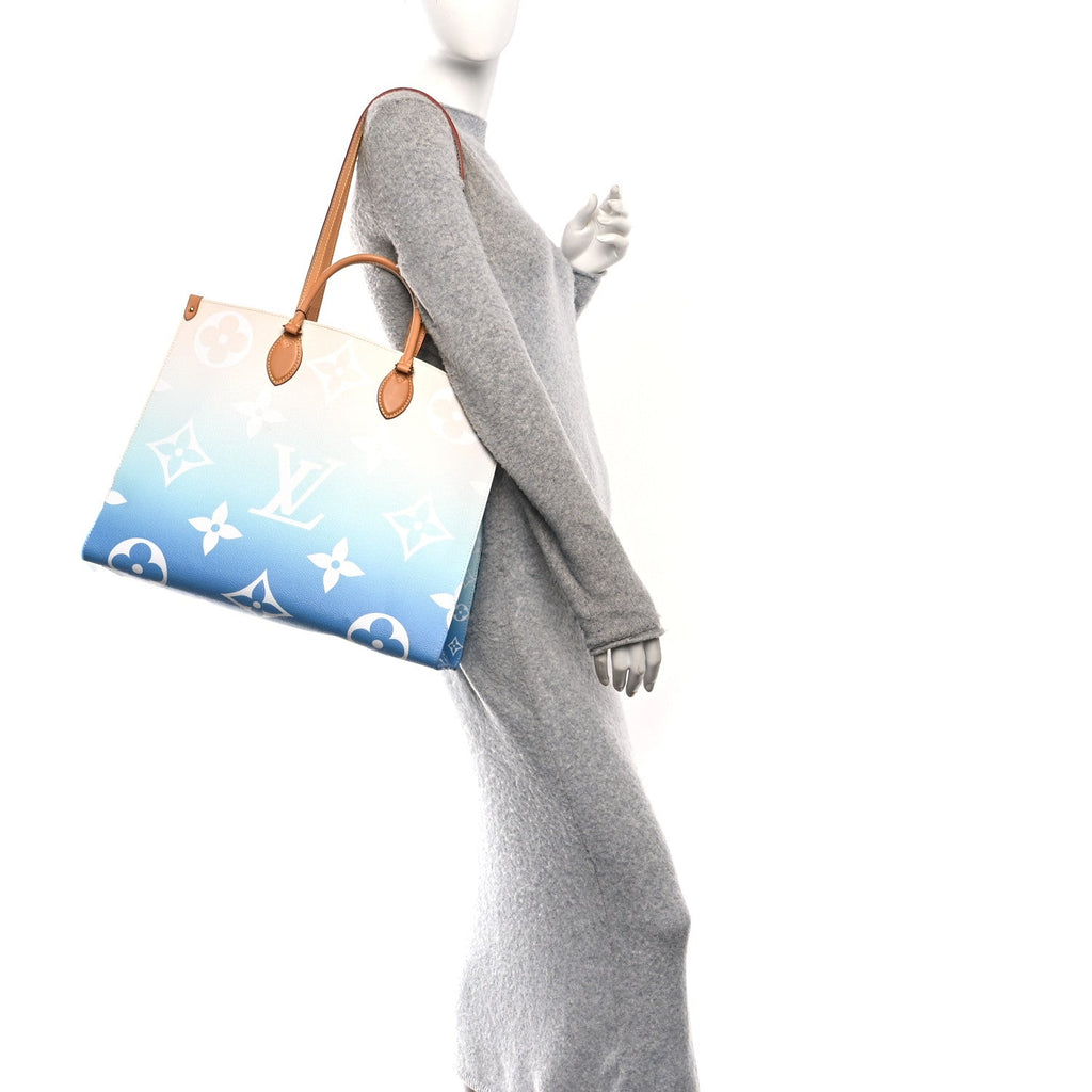 Louis Vuitton Monogram Giant By The Pool Onthego GM Blue